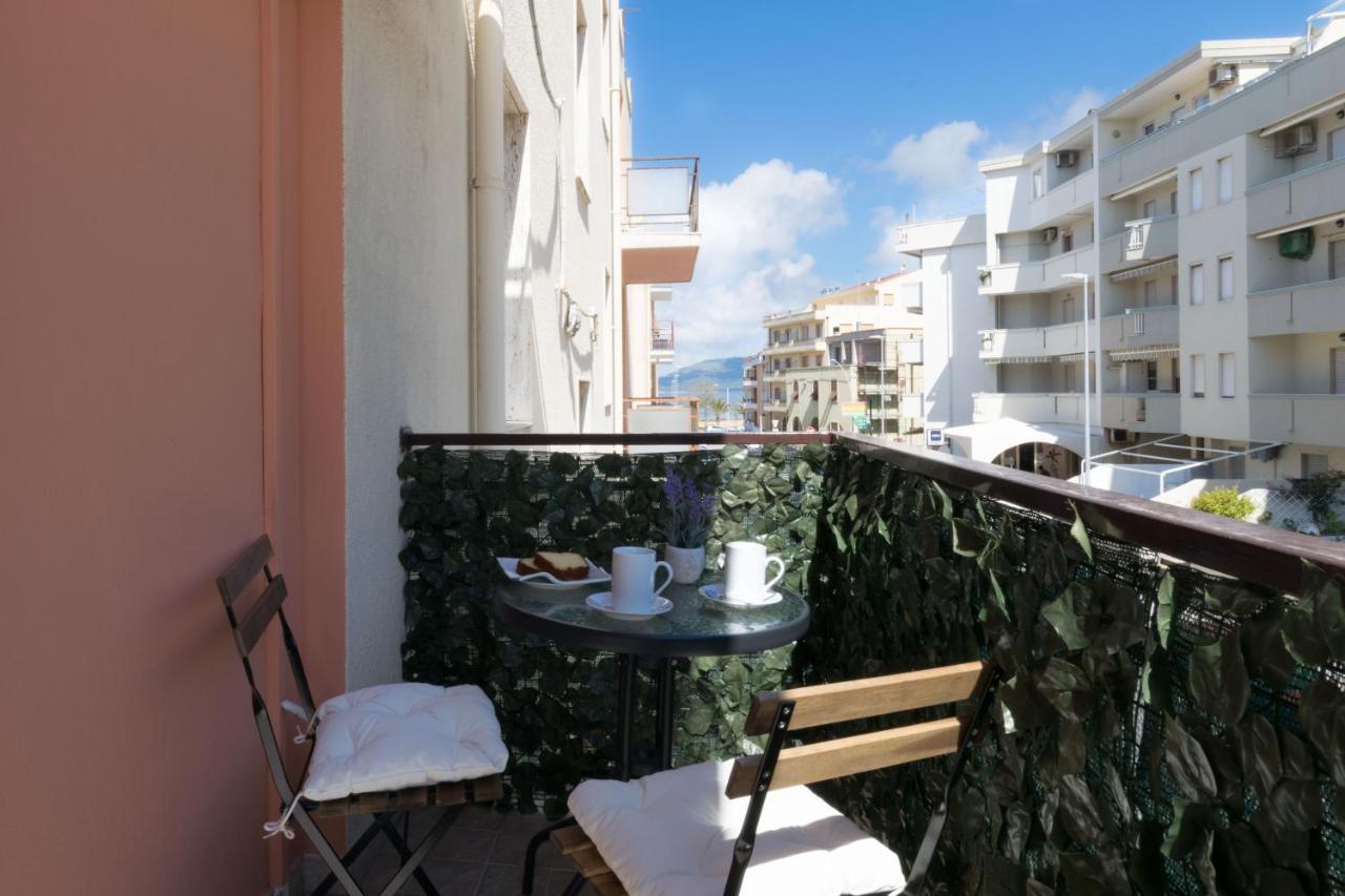 Passi Alterni Apartments Алгеро Екстериор снимка